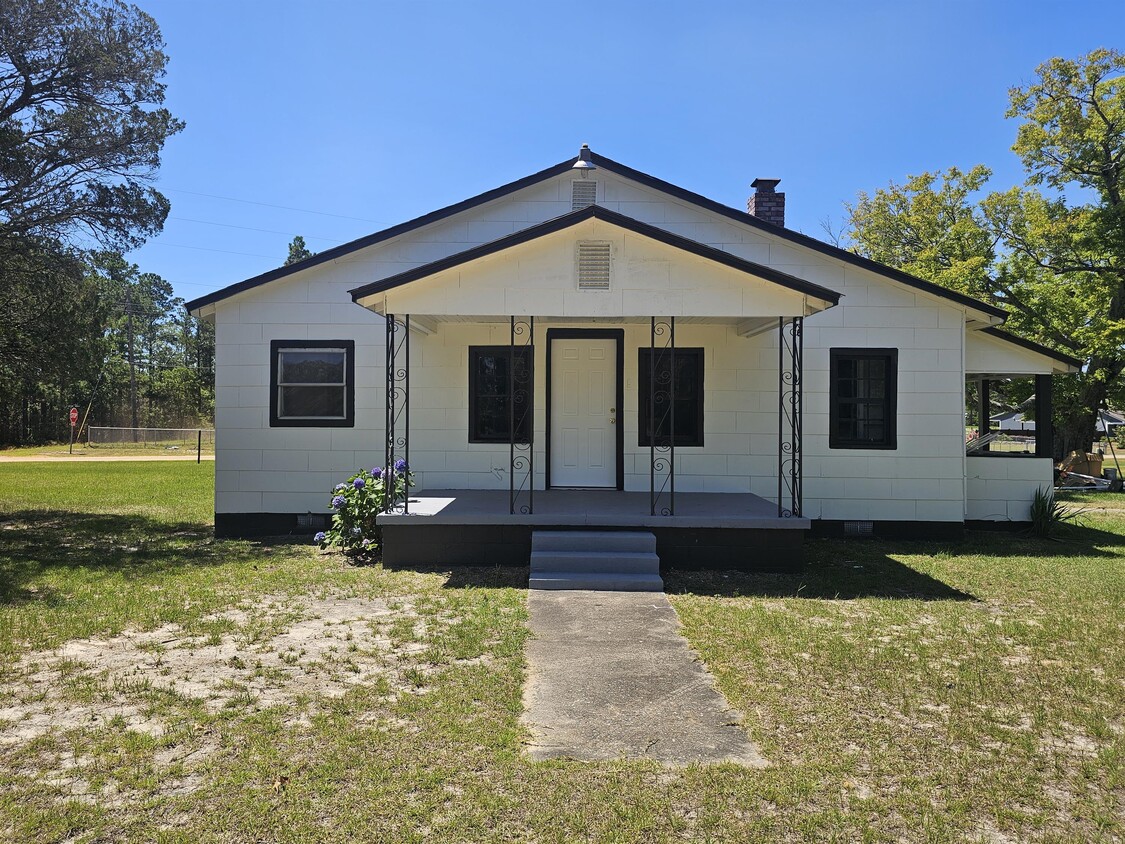 Primary Photo - 808 Peachtree Rock Rd