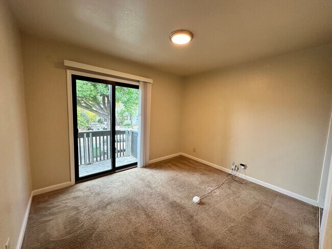 Building Photo - Derby Street Apartments LLC