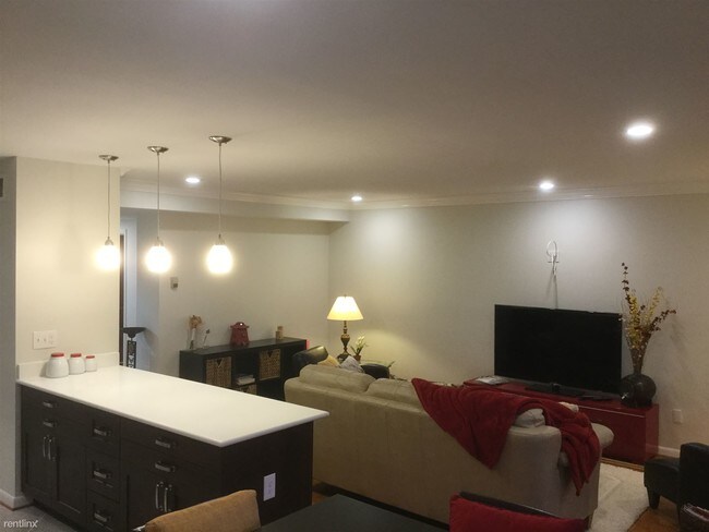 Foto del edificio - 12 Cross Keys Rd