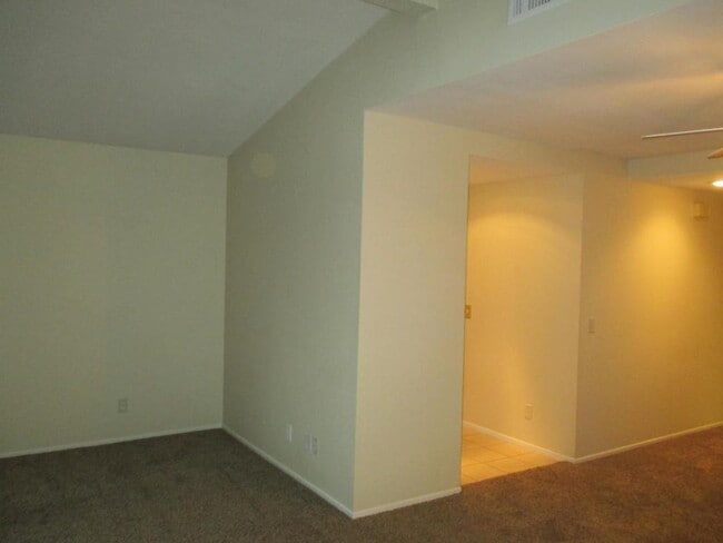 Foto del edificio - 1980 Flame Tree Way