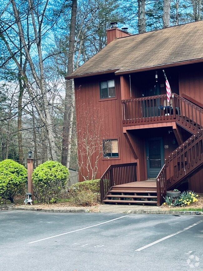 Oak Forest Apartments under 800 Asheville, NC 2 Rentals