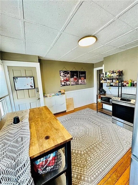 Foto del edificio - 1071 Main St