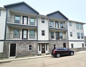 Building Photo - 206 S Village Way