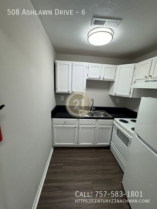 Foto del edificio - 508 Ashlawn Dr