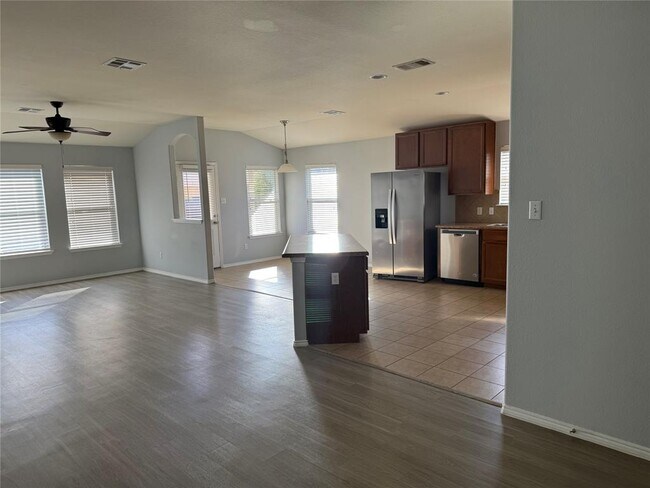 Foto del edificio - 214 Foxglove Dr