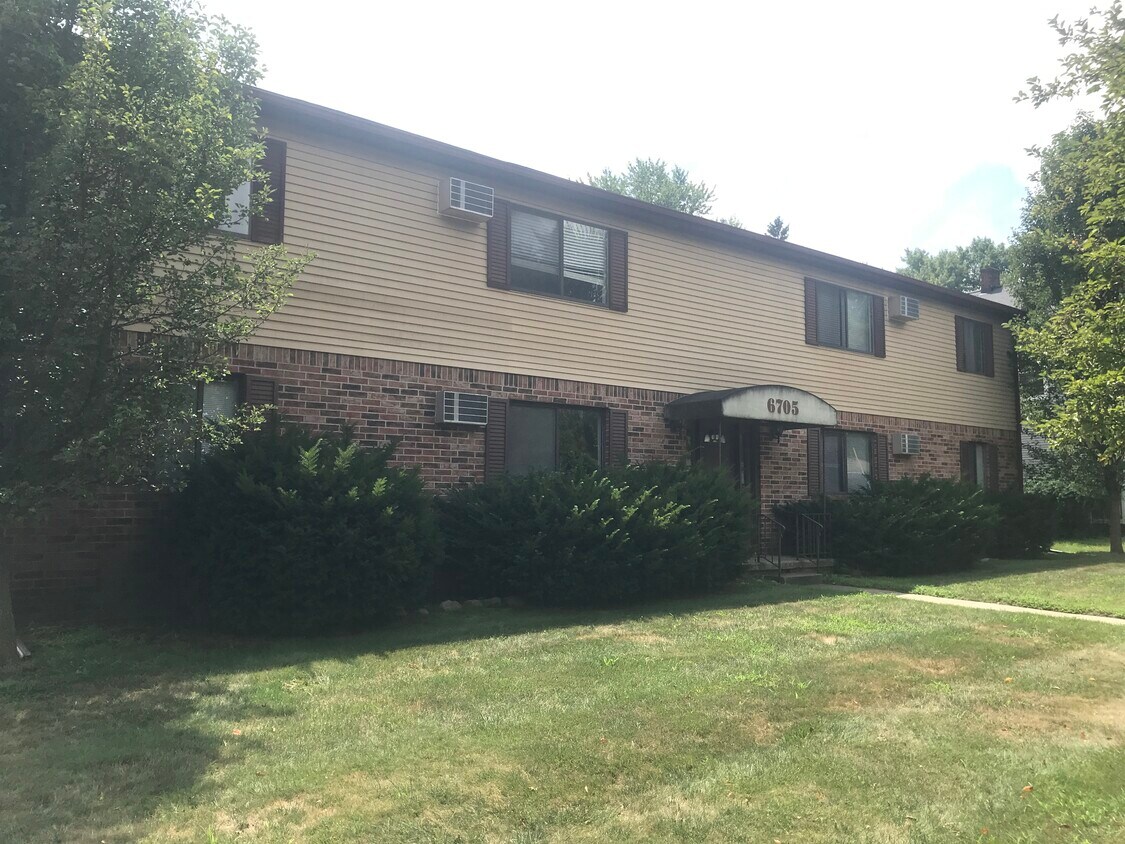 Primary Photo - 6705 Roosevelt Dr