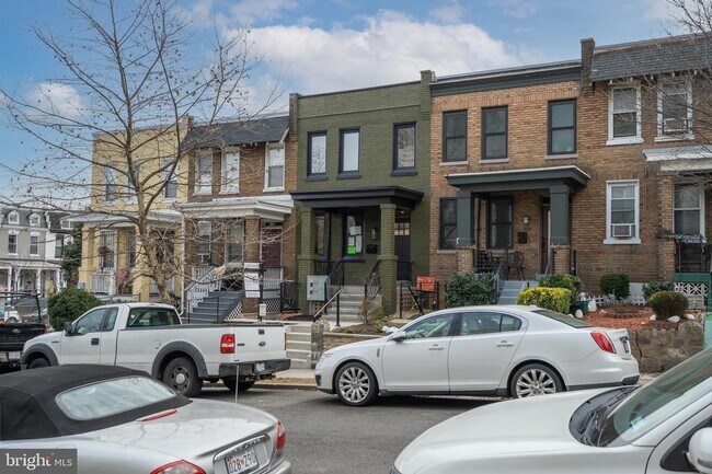 Foto del edificio - 331 W St NE