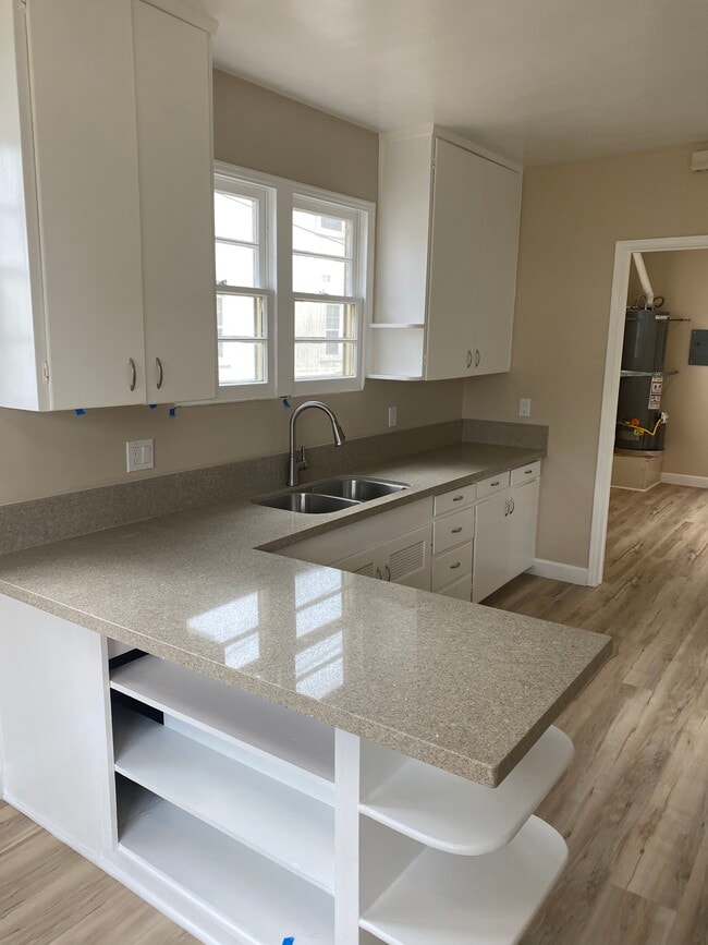 Kitchen - 1611 S Atlantic Blvd