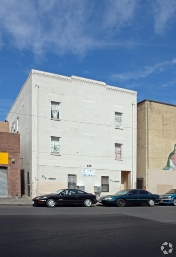 Building Photo - 515 S Oregon St