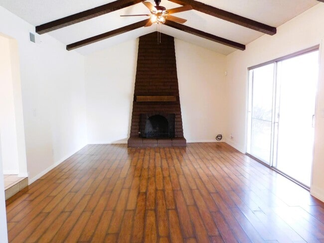 Building Photo - 2297 Acacia Ave