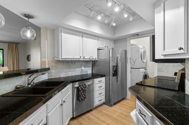 Building Photo - 5104 N 32nd St