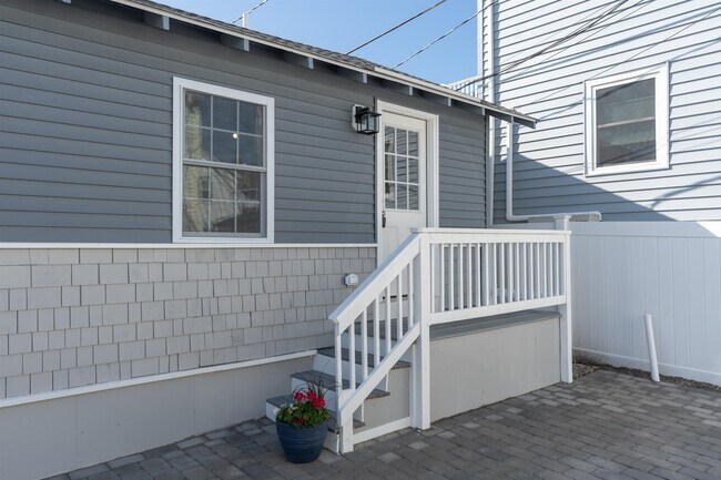 Building Photo - 17 Kentville Terrace