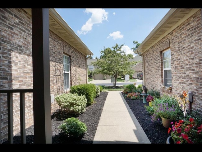 Building Photo - 4678 Court Yard Dr