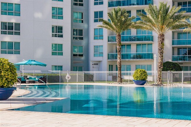 Foto del edificio - 231 Riverside Dr