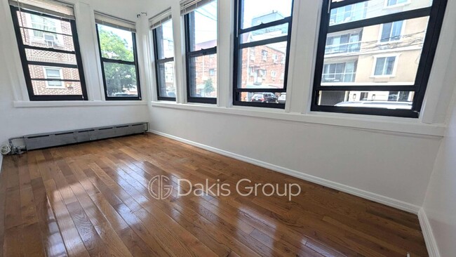 Foto del edificio - 30-82 23rd Street, A