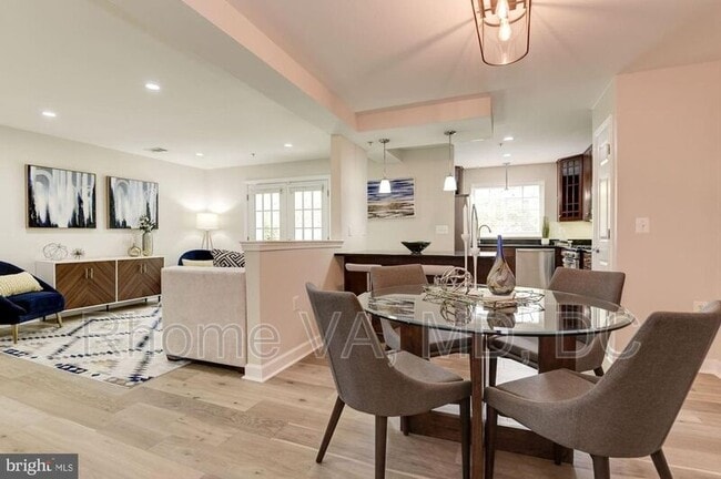 Photo - 4113 S Four Mile Run Dr Apartment