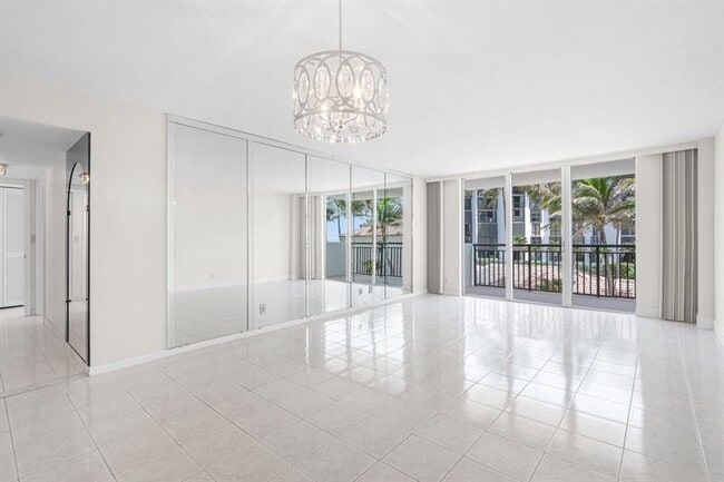 Building Photo - 1149 Hillsboro Mile
