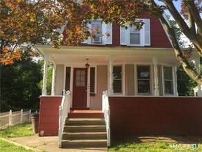 Building Photo - 66 Monroe St