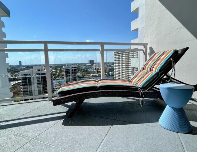 Foto del edificio - 2030 S Ocean Dr