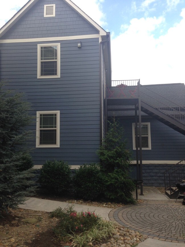 Building Photo - 1705 Highland Ave