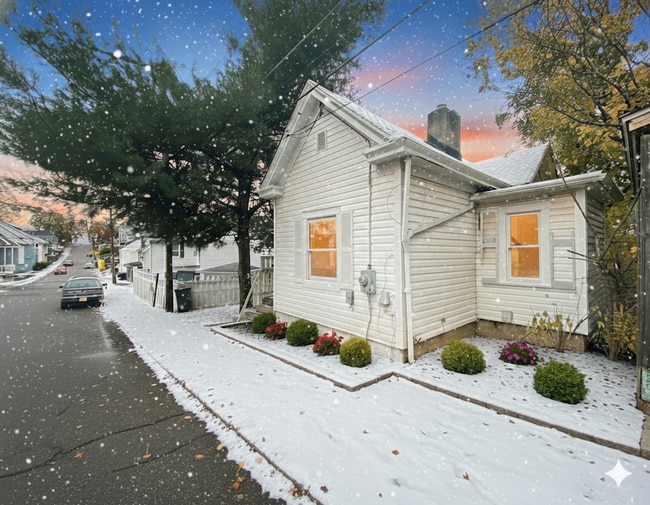 Use Your Tax Return For This Sweetheart of a Deal! Spacious rooms, updated mechanicals, and conve... - Use Your Tax Return For This Sweetheart of a Deal! Spacious rooms, updated mechanicals, and conve... House