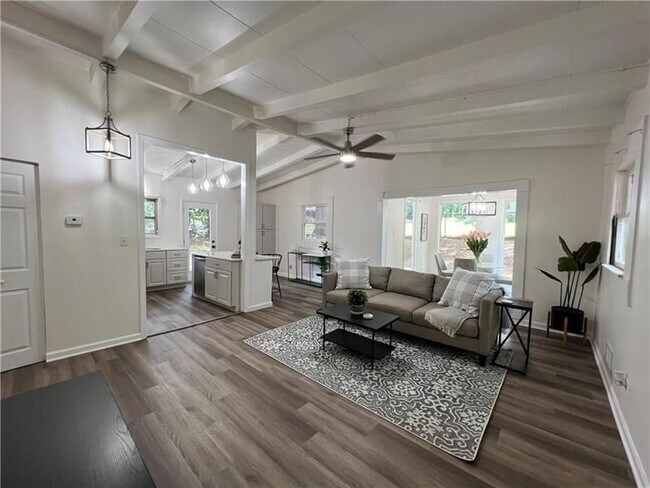 Foto del edificio - 2956 Monterey Dr