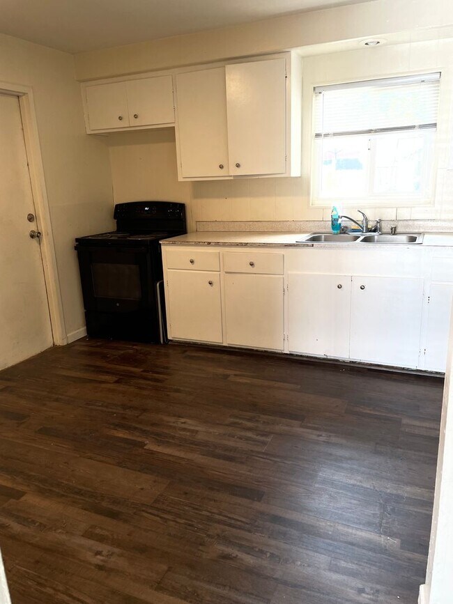 Foto del edificio - 547-R547 Mary St