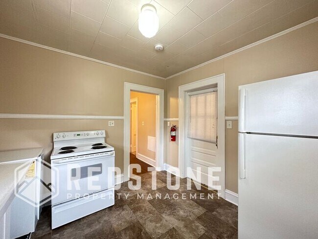 Building Photo - 413 S Mebane St