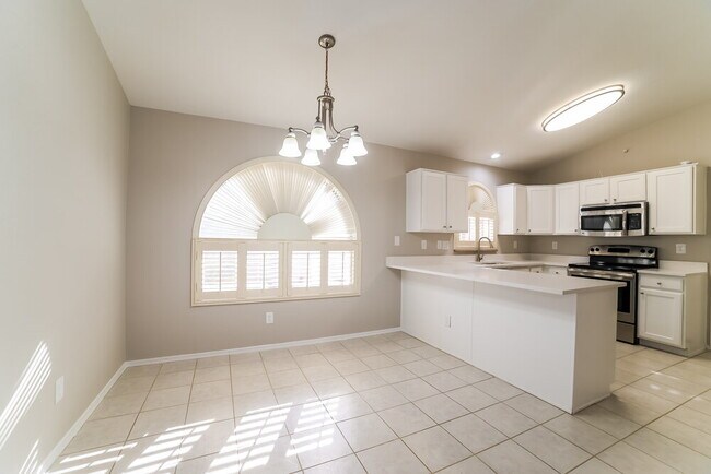 Foto del edificio - 15345 W Lea Ln
