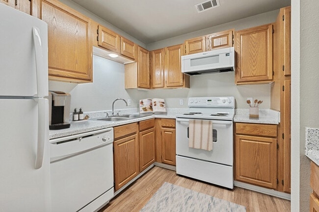 Building Photo - Summit Ridge