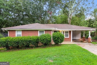 Building Photo - 3135 Robin Rd