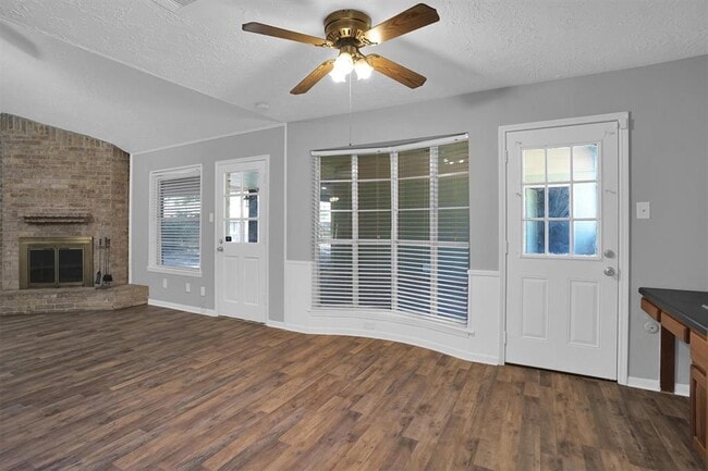 Foto del edificio - 9611 Huntington Hill Dr
