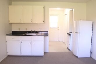 Building Photo - 10 Belchertown Rd