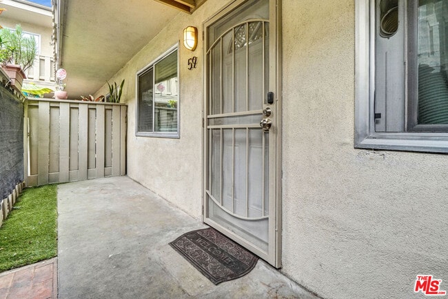 Building Photo - 3265 Santa Fe Ave