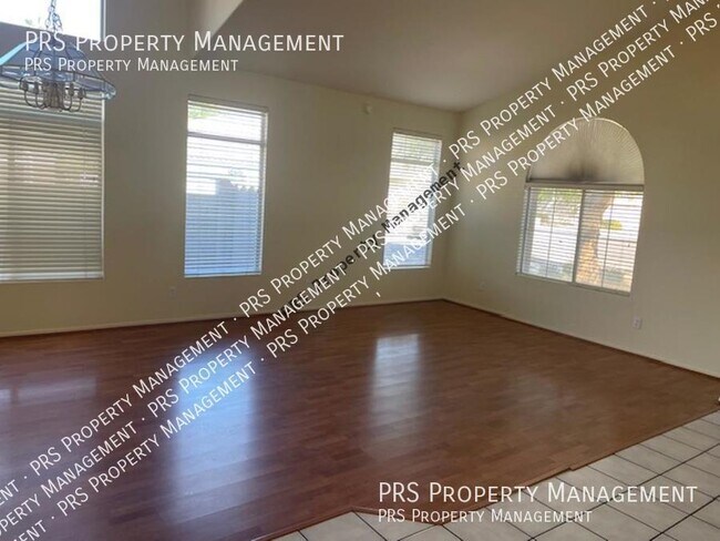 Building Photo - Price Reduced