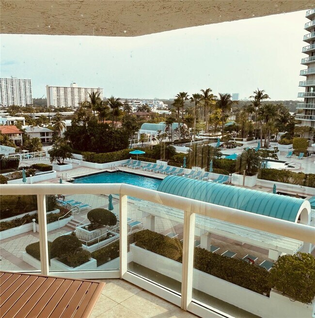 Foto del edificio - 16400 Collins Ave