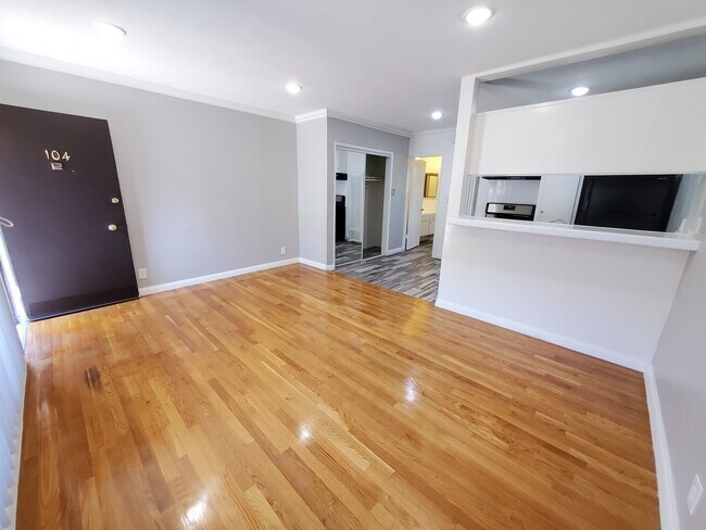 Foto del edificio - 6701 Fountain Ave