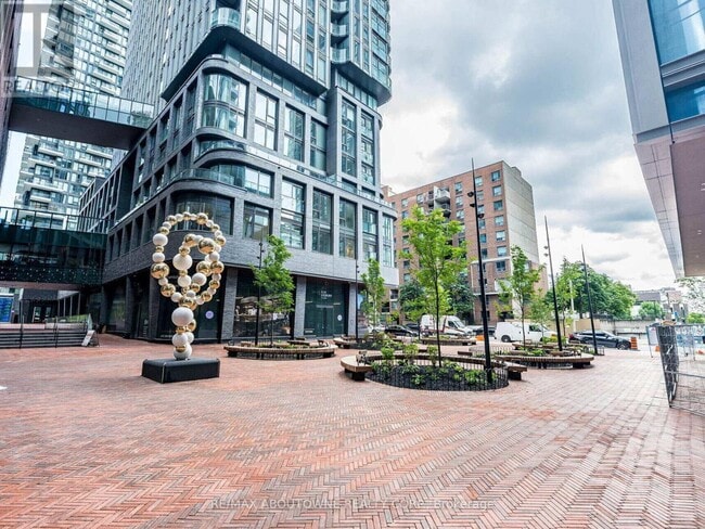 Photo du bâtiment - 88 Queen St E