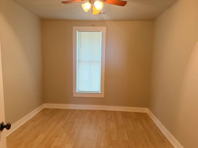 Foto del edificio - 150 Pecan St