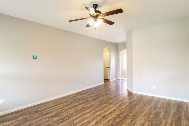 Building Photo - 2720 Silver Sage Dr