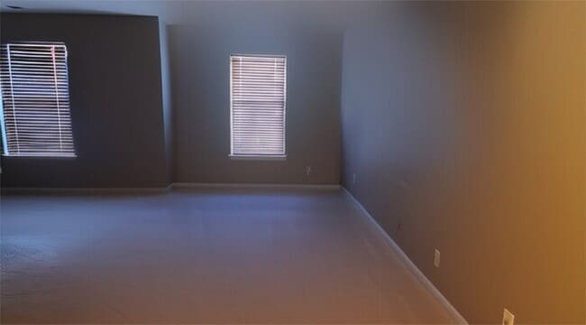 Building Photo - 3 Bedrooms 3 Bathrooms