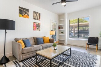 Building Photo - 15608 N 71st St