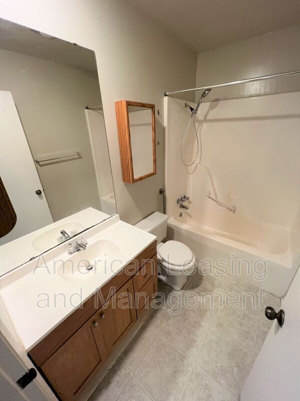 Foto del edificio - 971 Park Meadow Dr