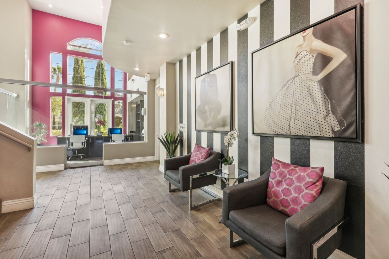 Primary Photo - Venicia