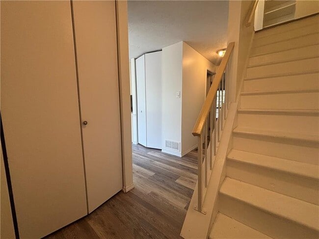 Foto del edificio - 456 Hunting Creek Rd