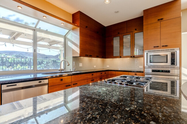 Foto del edificio - 11671 Boulton Ave