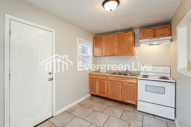 Building Photo - 7409 Walrond Ave