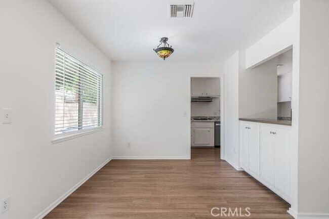 Foto del edificio - 6575 Cleomoore Ave