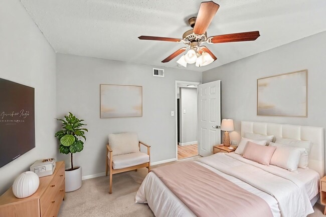Interior Photo - 3921 Wyandotte
