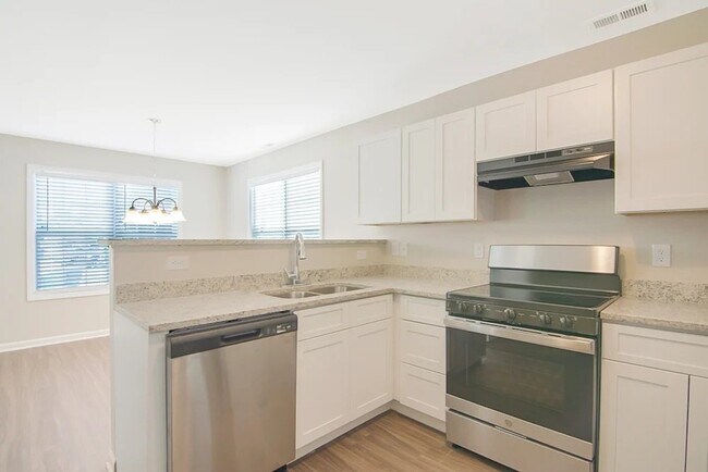 Foto del edificio - 3705 Wyndcliff Court